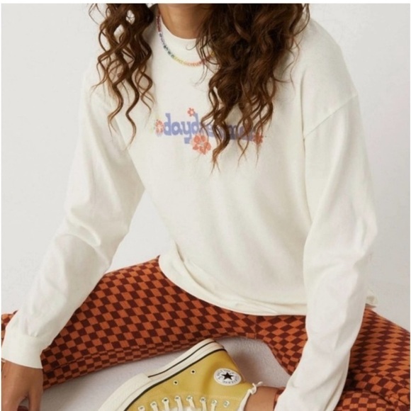 DAYDREAMER Logo Floral Long Sleeve Graphic T-Shirt NWT - Picture 4 of 16